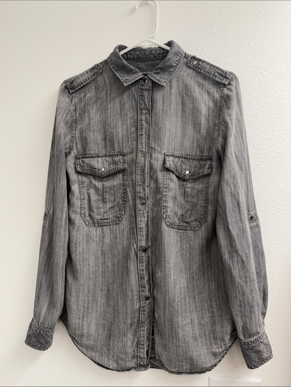 Rails women’s Washed Grey Alexandra relaxed Denim snap front Shirt - size Xs
